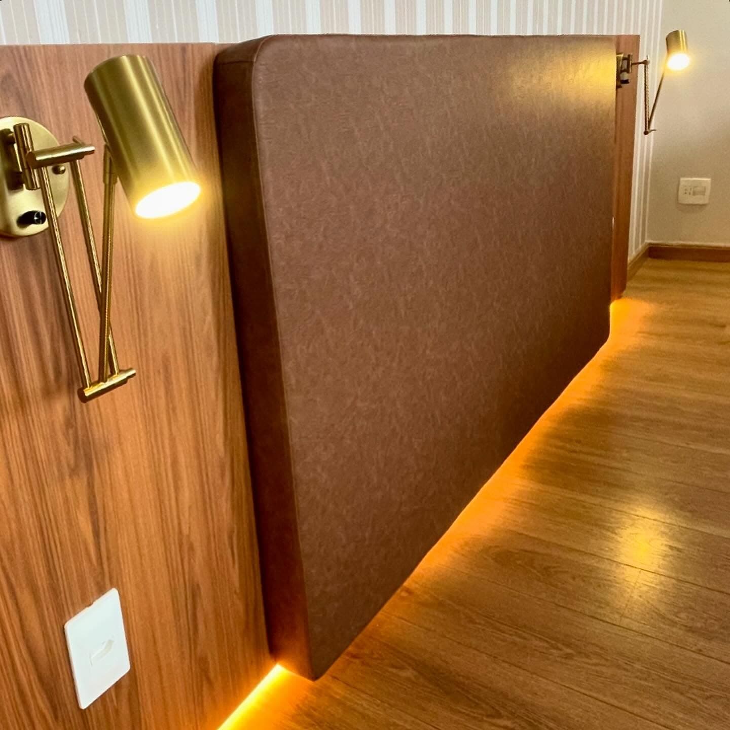 Cabeceira Estofada com Iluminação